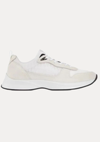 B25" Sneaker
